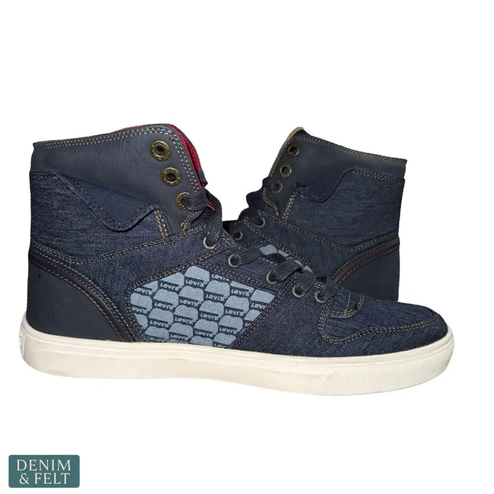 Levis standout pair